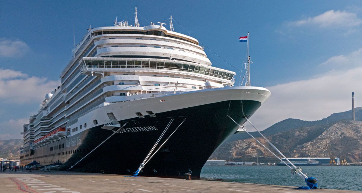 El Puerto de Cartagena recibe al último crucero del año, con más de 2.500 pasajeros a bordo